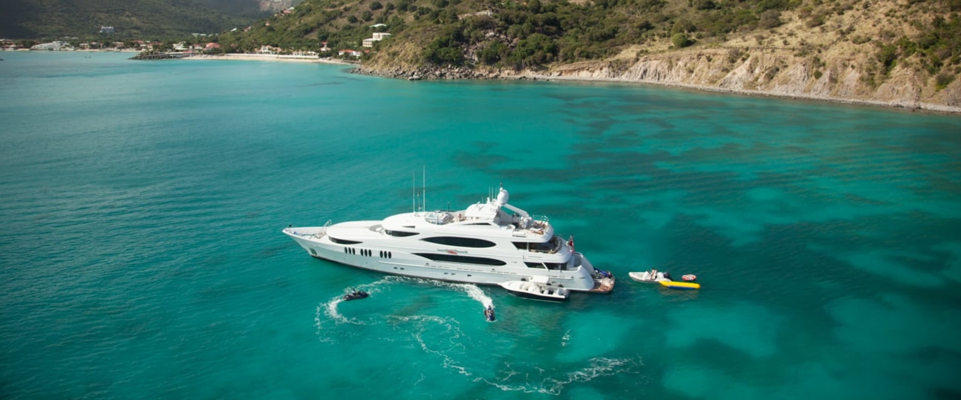 Experience Luxury and Adventure in Antigua and Barbuda with Private Yacht Charters