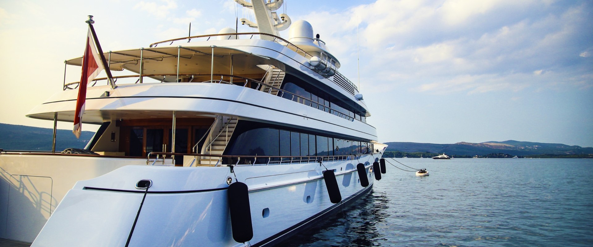 Private Yacht Charters: Luxurious and Exclusive Vacations on the Water